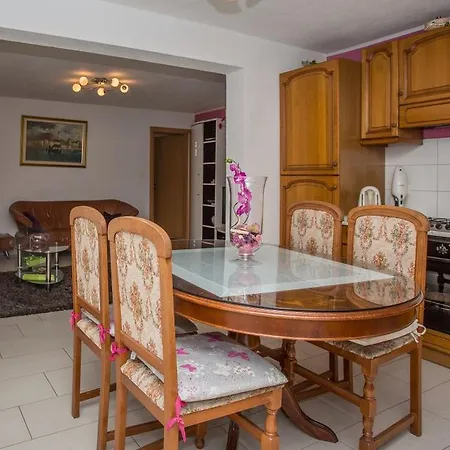 Apartment Niksa 1864 *